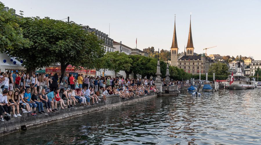 Heiss, fr&ouml;hlich, spektakul&auml;r: Das 10. Luzerner Fest liess keine W&uuml;nsche offen